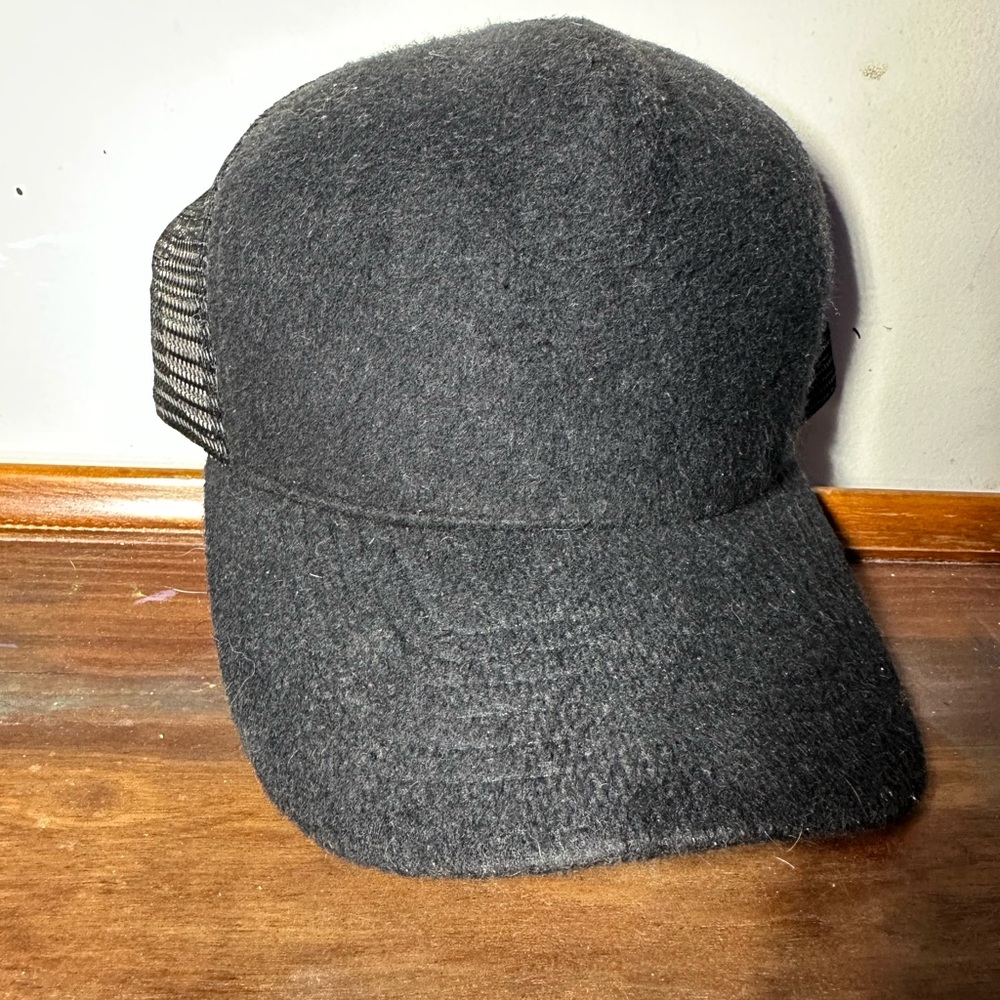 Men’s James Perse trucker hat - one size - black/charcoal